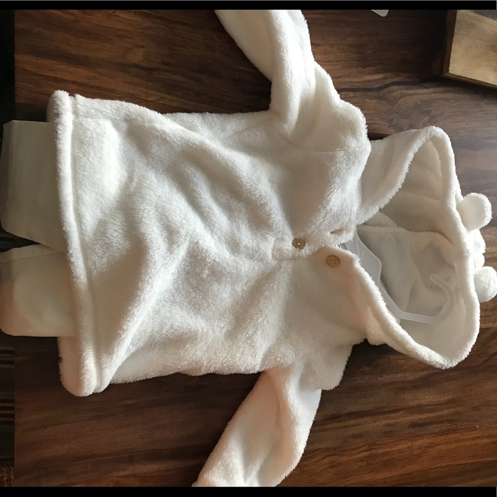 Carter’s 12 Months white on white 2 piece set